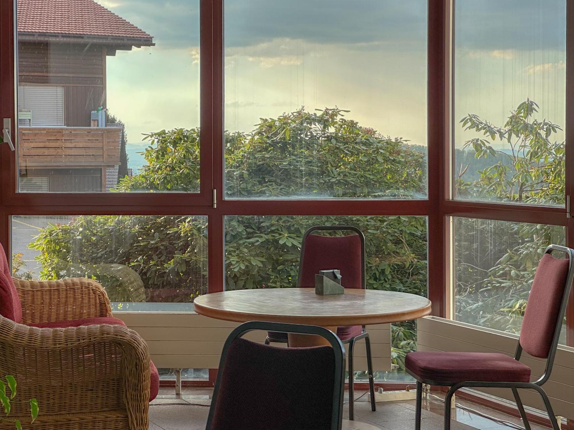 Hotel Aeschipark Aeschi Bei Spiez Экстерьер фото